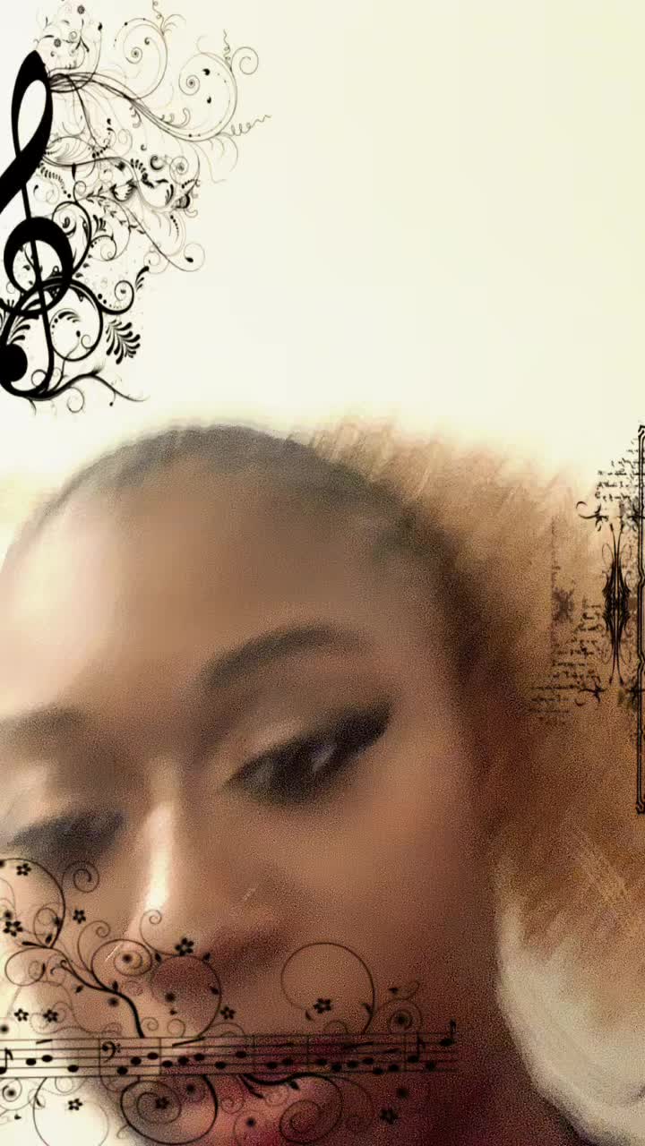 @•^•