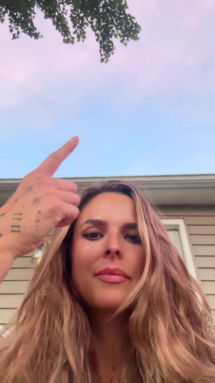 @🦋 _𝒞𝒽𝓇𝒾𝓈𝓈𝓎 𝑅𝑜𝓎_ 🦋