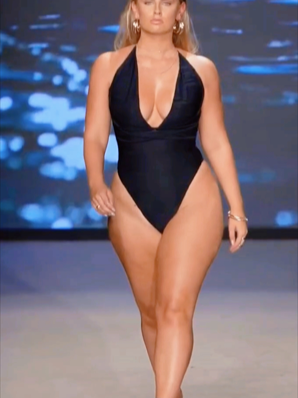 @modelcurvy