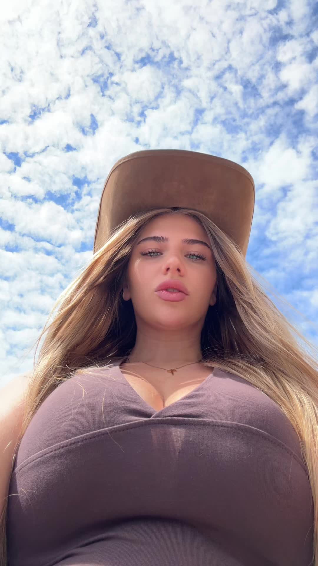 @𝐋𝐚𝐞 𝐋𝐚𝐞 🕊