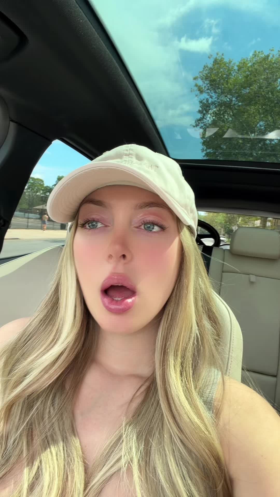 @desireeemarieee