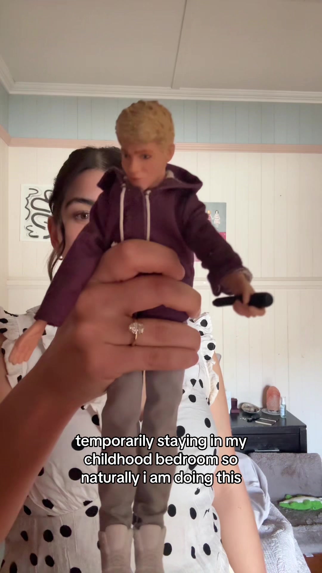 @daniela