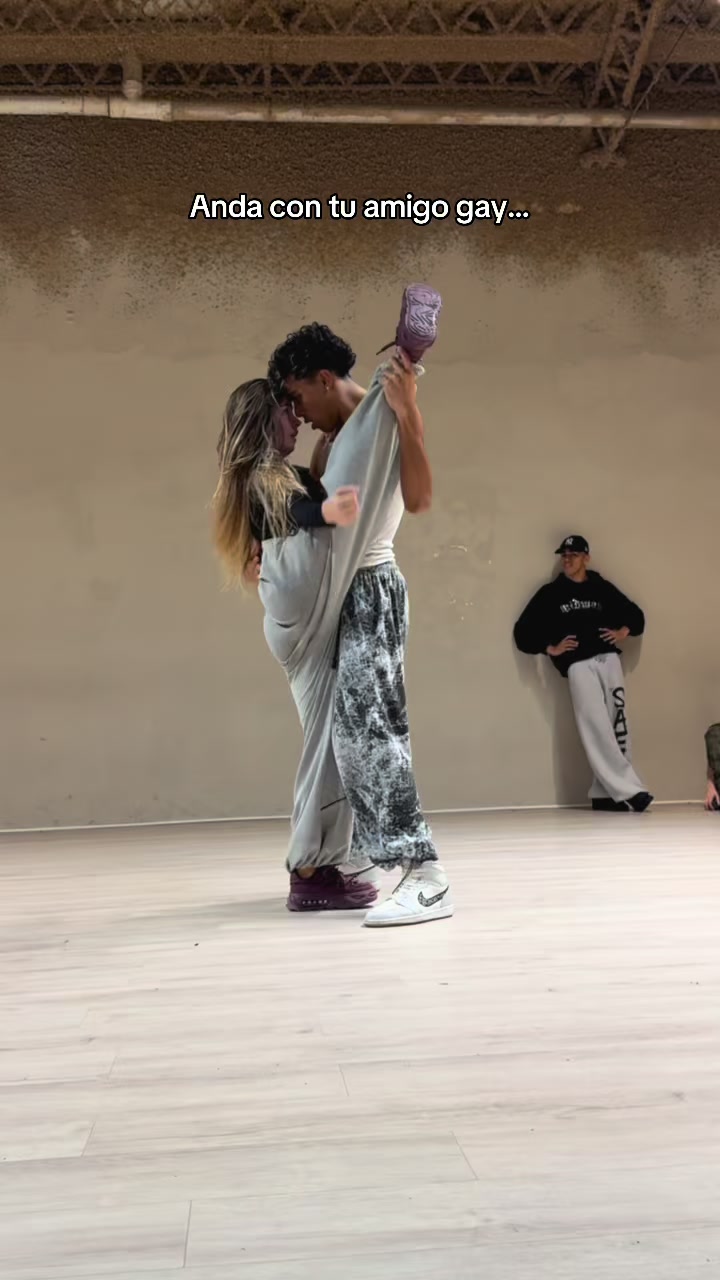 @Nickiirojo