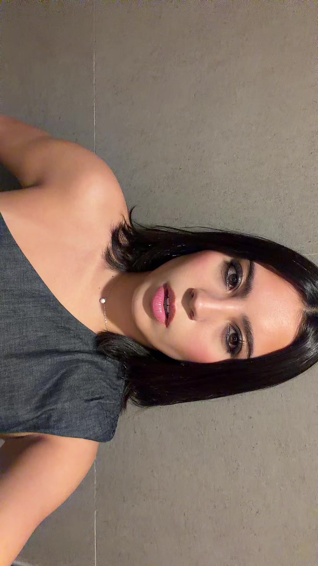 @loveehotmoms_