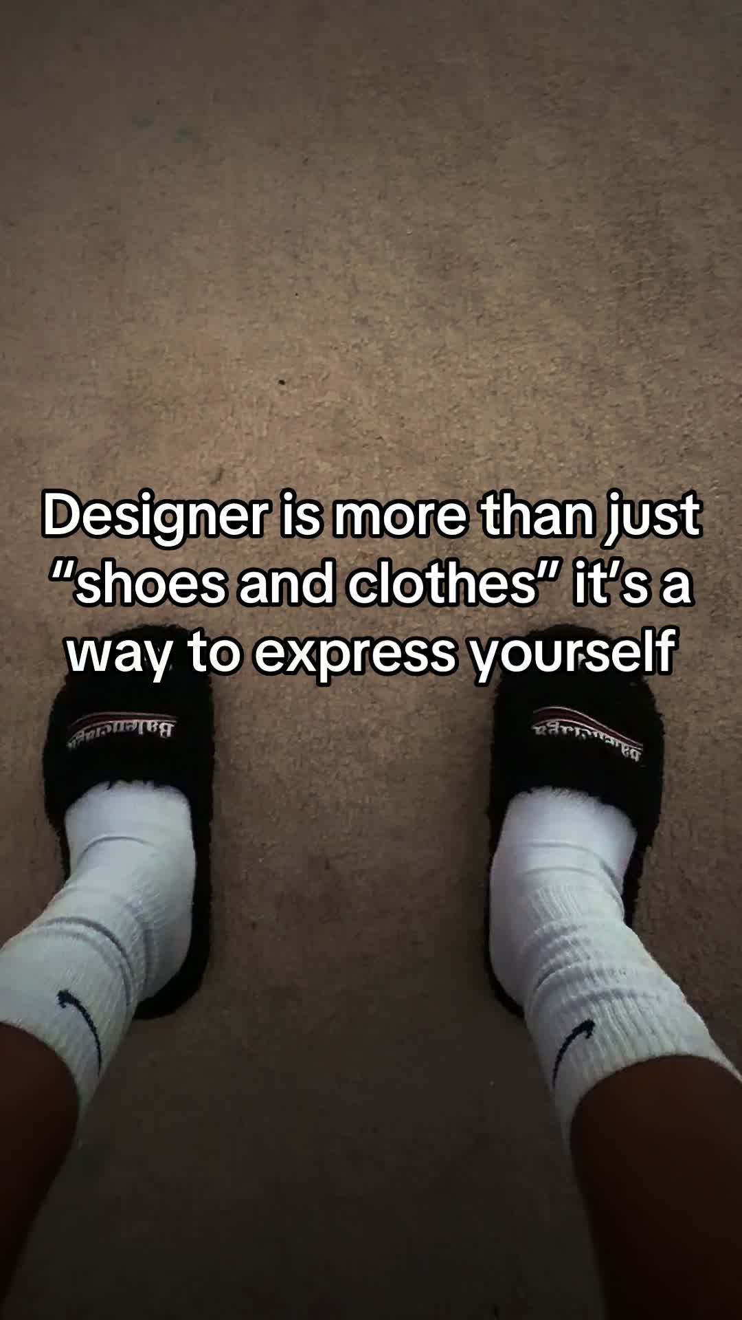 @⃟
