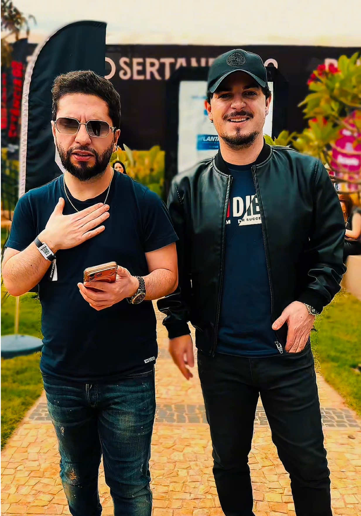 @Júnior & Cézar
