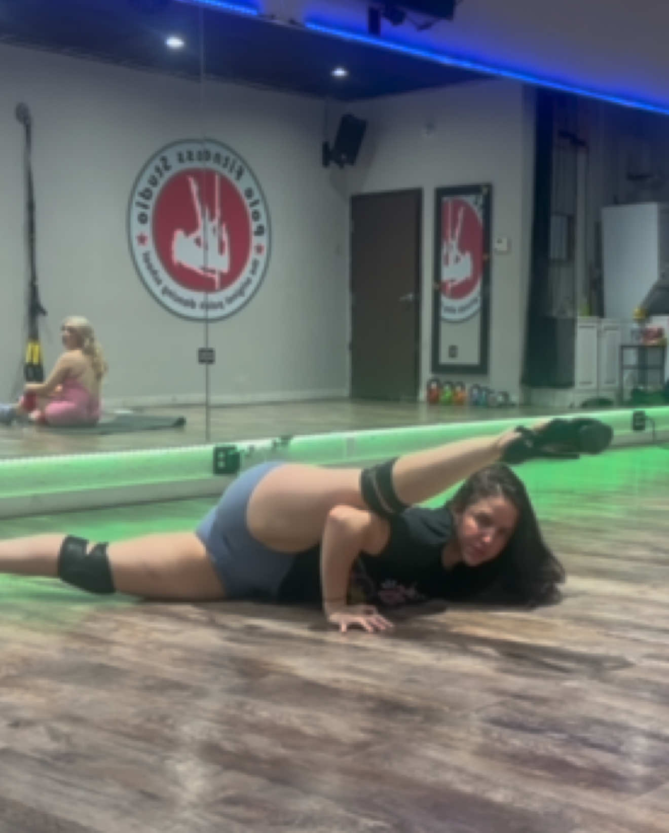 @polefitnessstudio