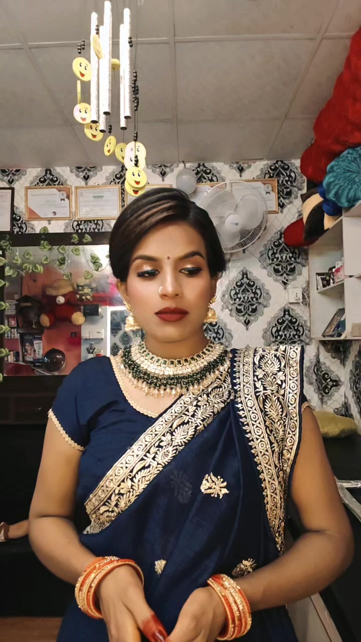 @Pari Beauty parlour (Puja)