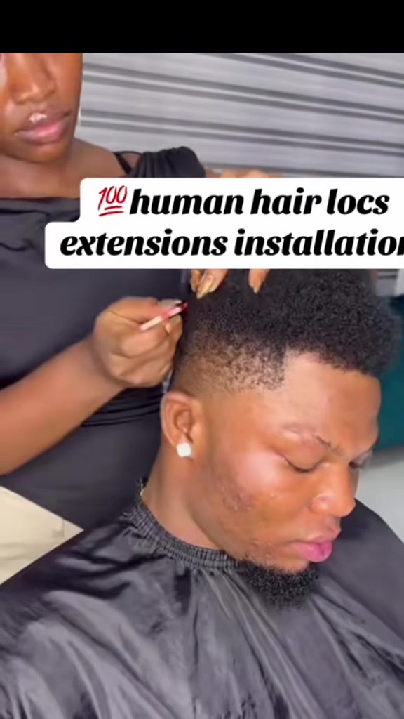 @FEMALE BARBER/LOCTICIAN IN LAG