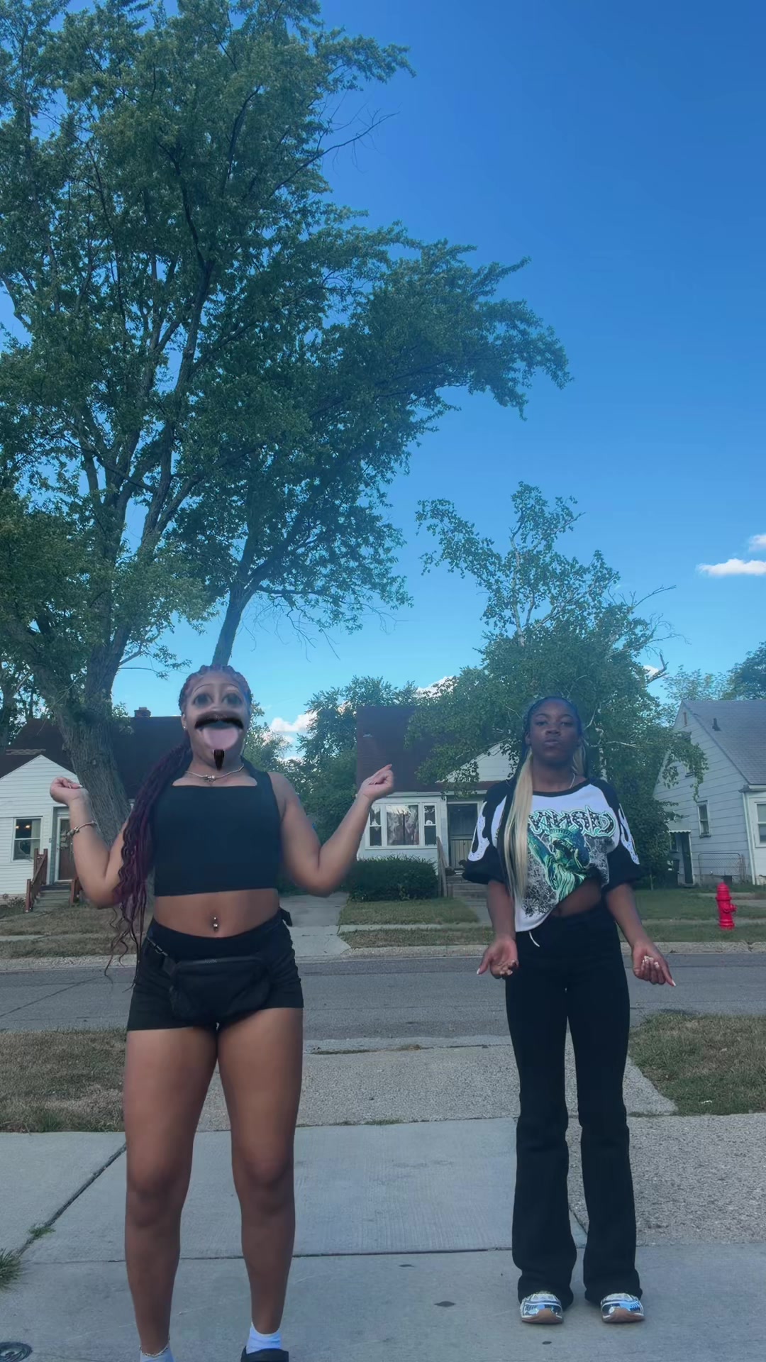 @lighttskinnhottiee