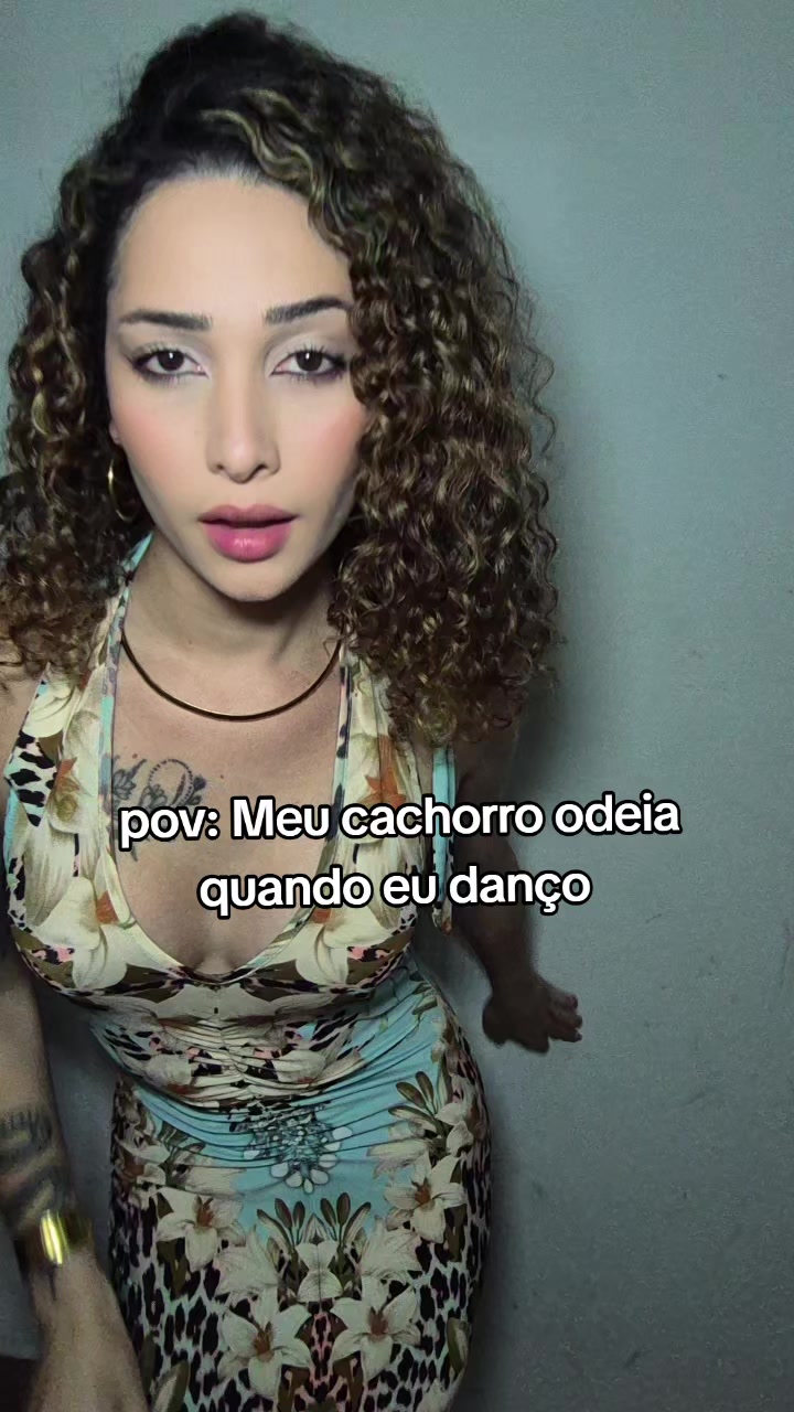 @Elly