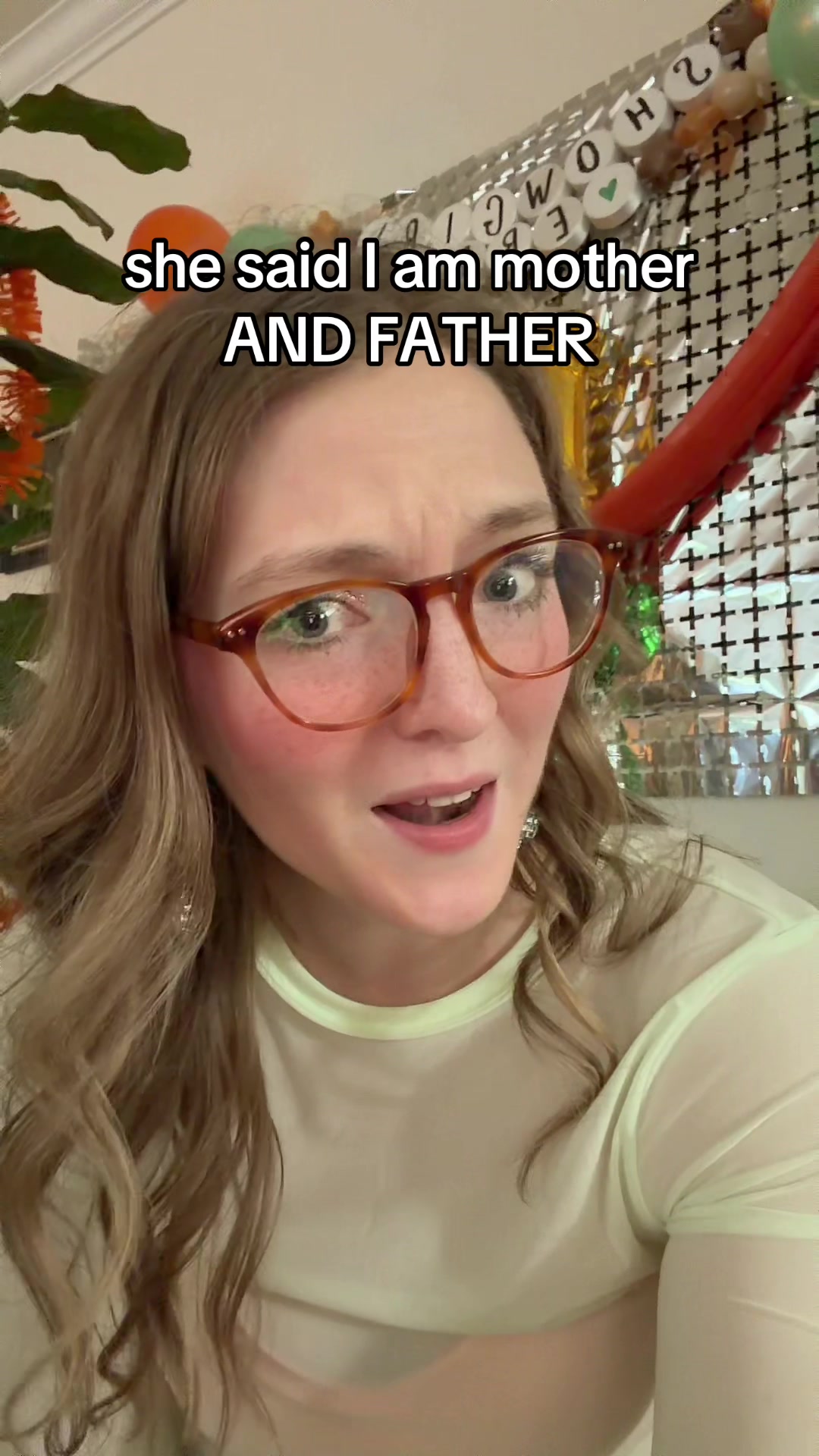 @bookswiftie 🐝