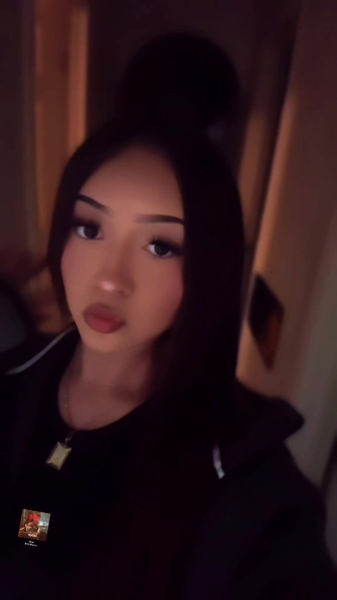 @โฌโ