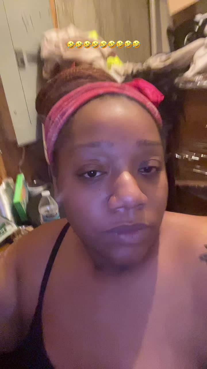 @Dee_nuggss
