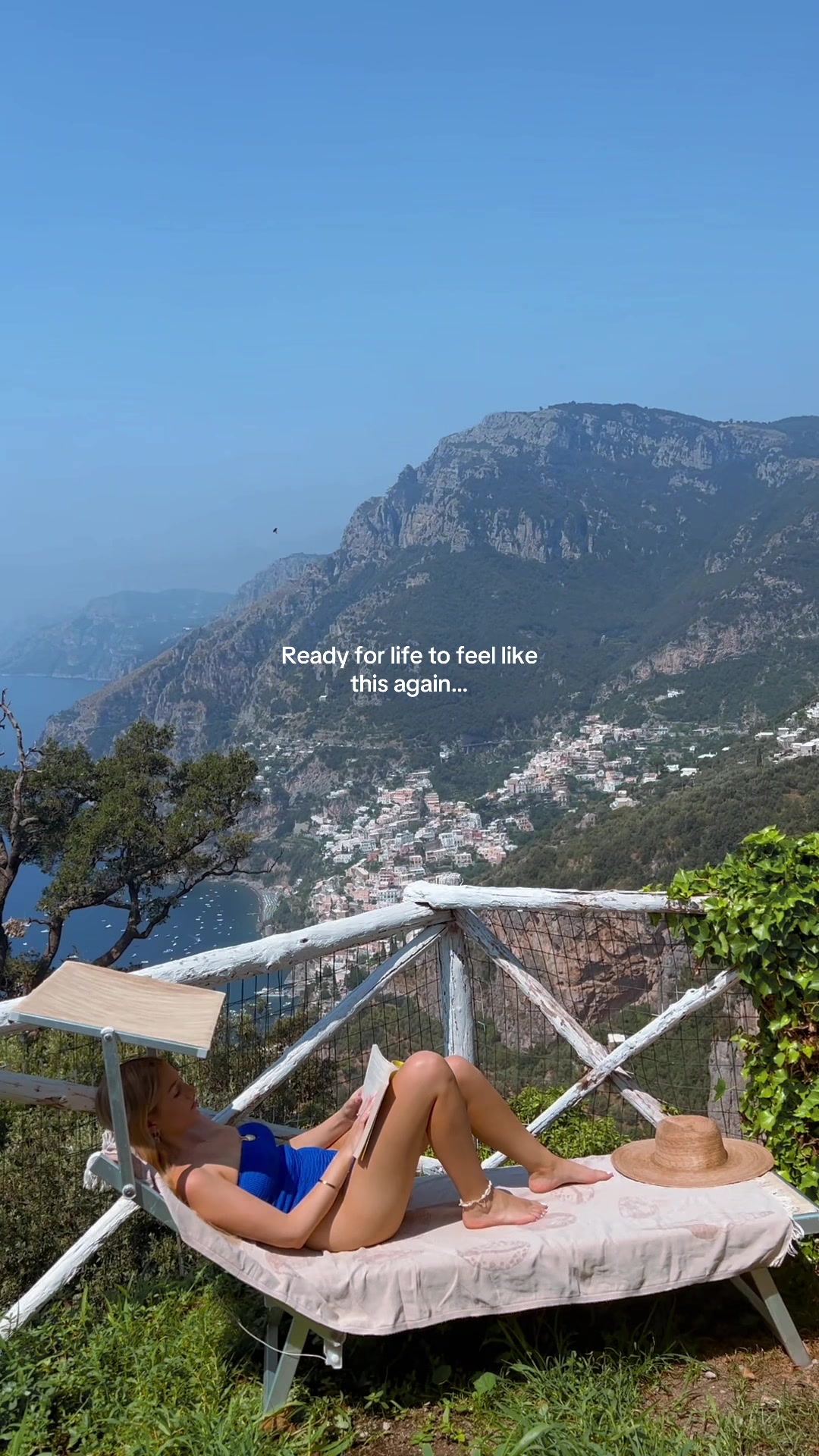 @Aimee Bell - Travel & Life