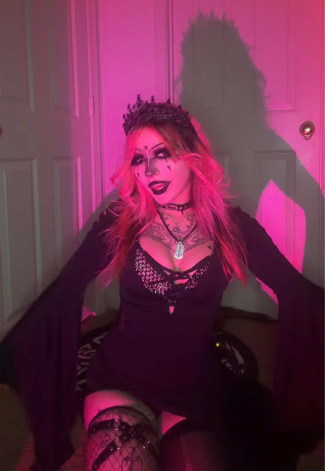 @kissingrazors
