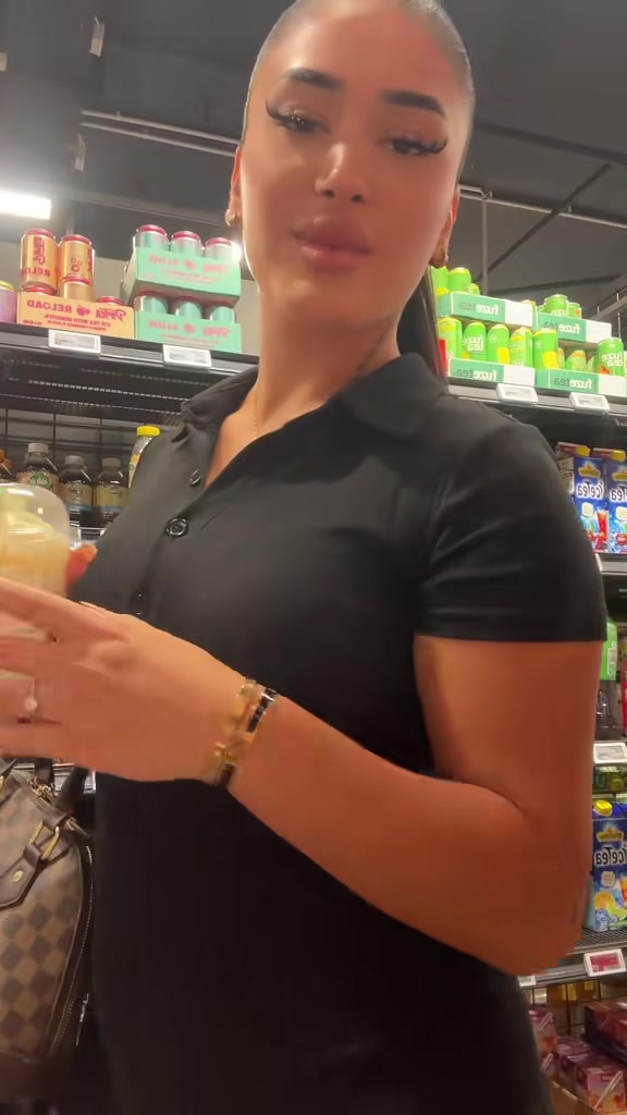 @Vinoschh