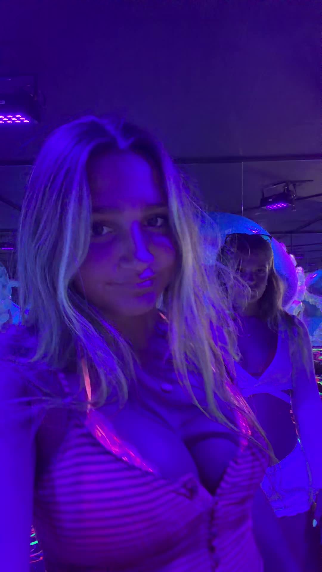 @iz