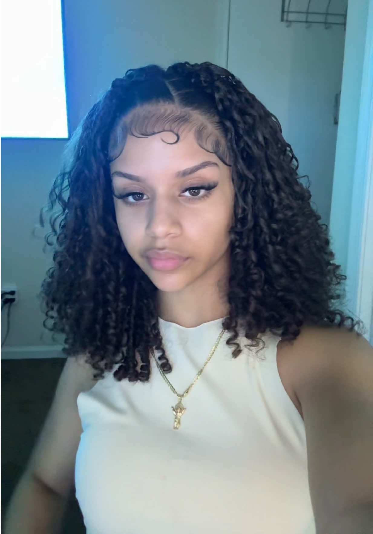 @⃟