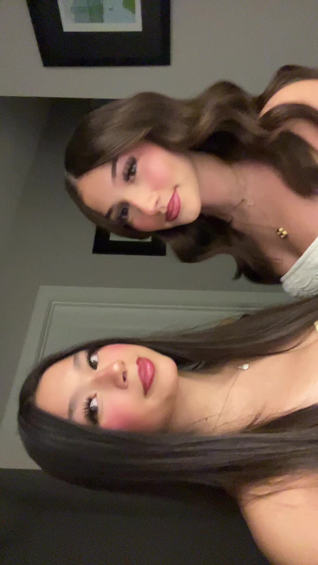 @𝓐𝓿𝓪