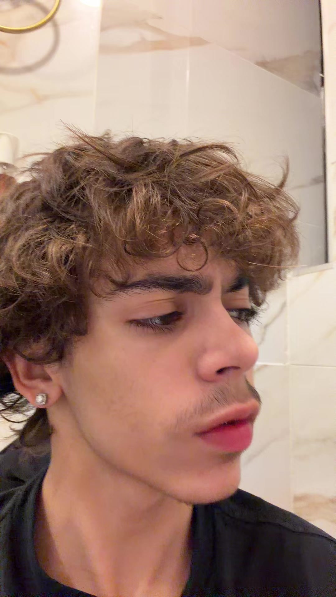 @iseezayy