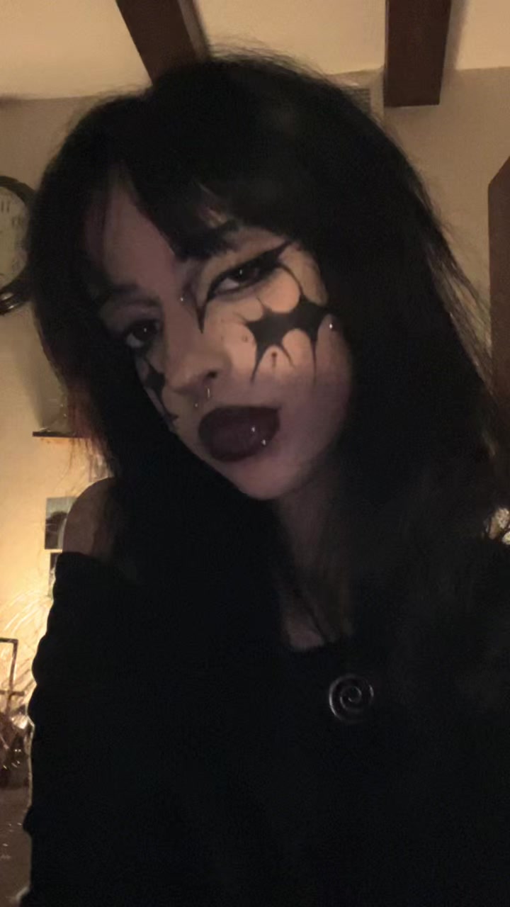 @Black hair ho ᶻ 𝗓 𐰁