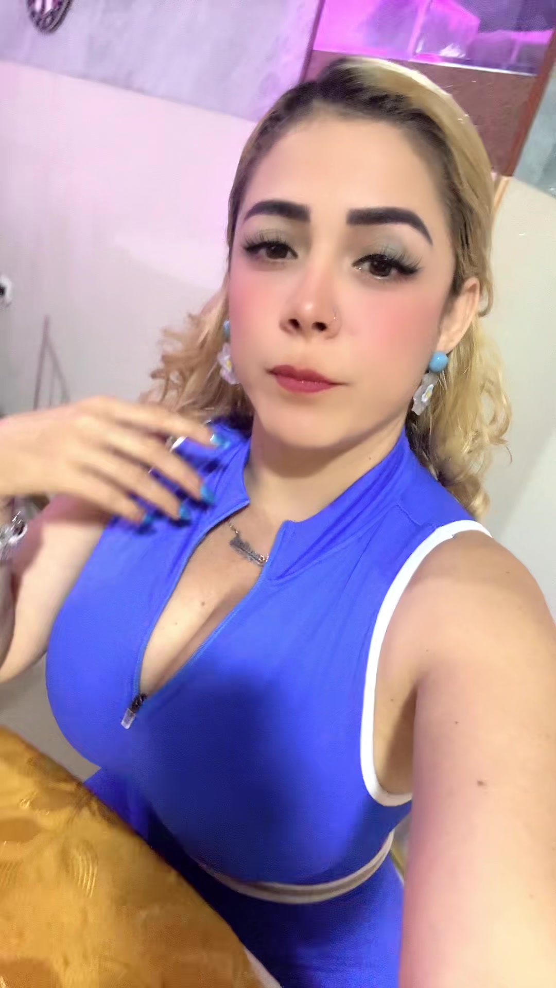 @Luz. Bracho