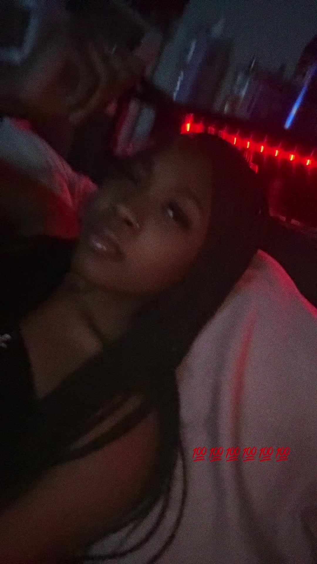 @femaleehendrix__
