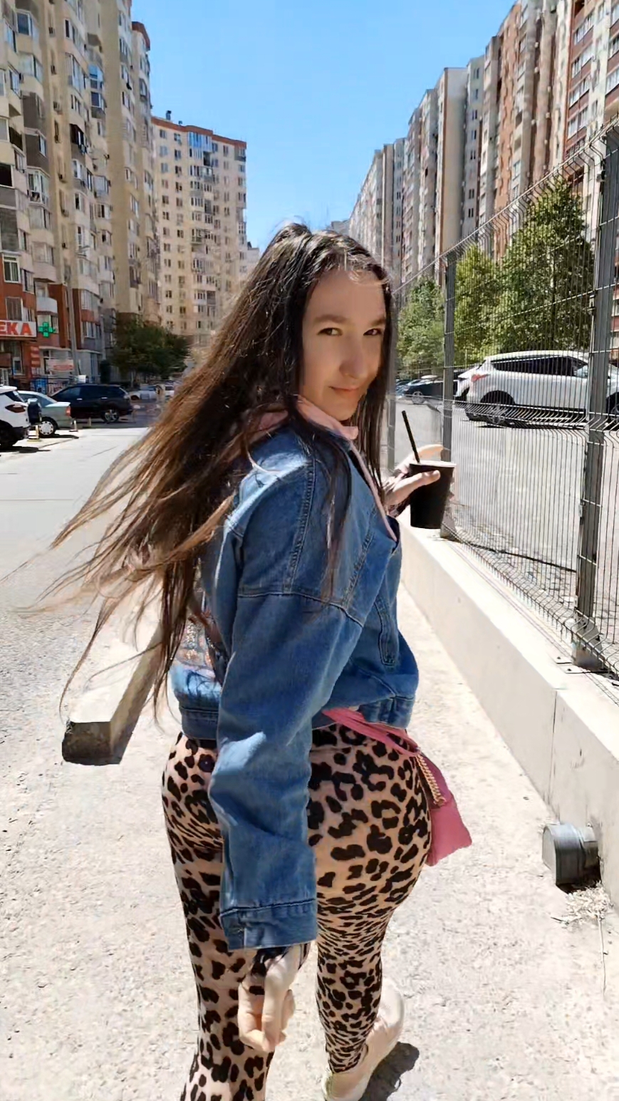 @White_African_Girl