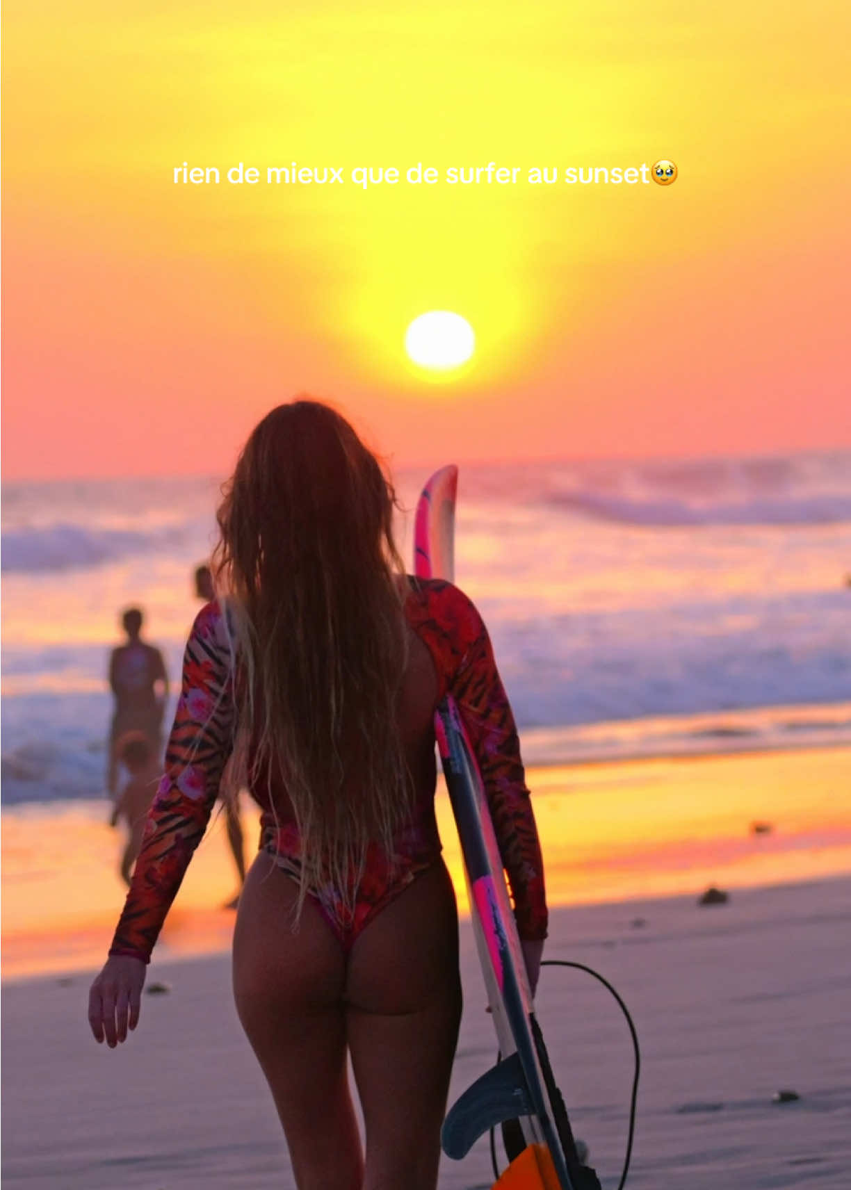 @LA surfeuse de tiktok🏄🏽&zwj;♀️🩷