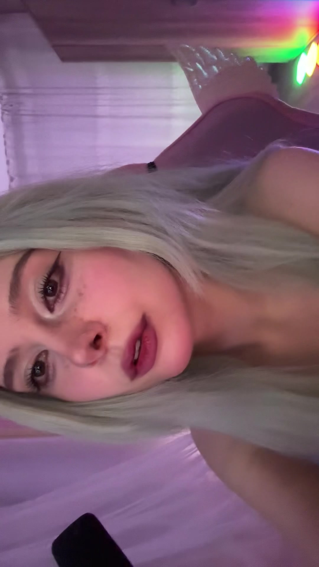 @twitch.tv/sickemoangel