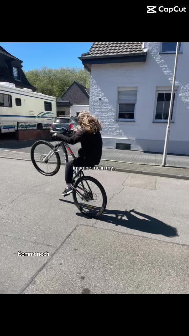 @RideWithJolina🚲