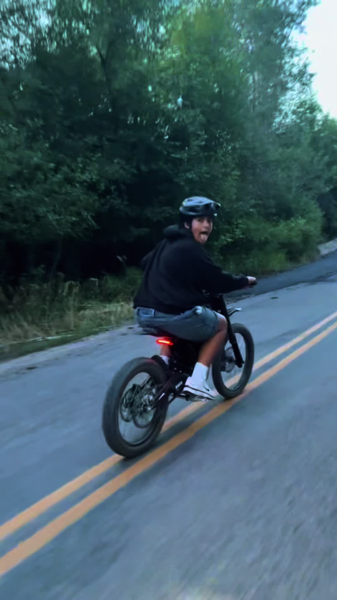 @Joe_q.20🔋
