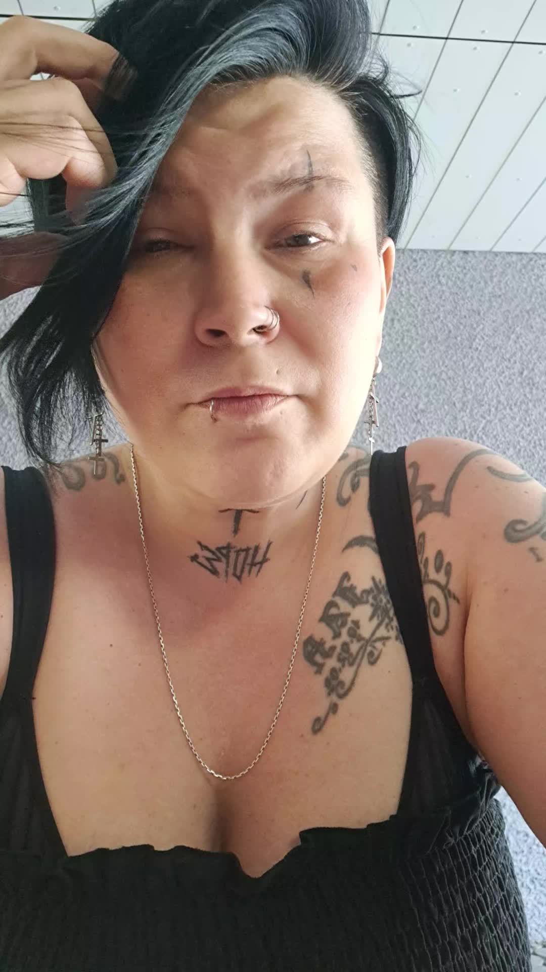 @🖤schwarzeSeeleƘ&aelig;ltesherz🖤