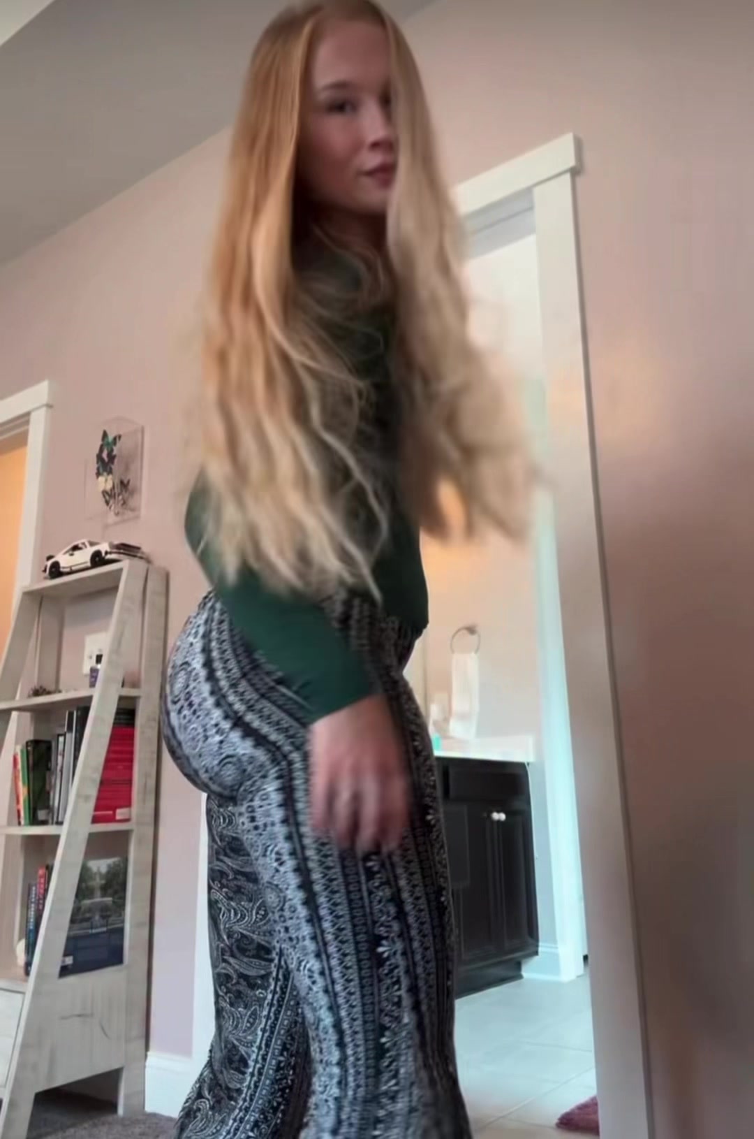 @SunnyBlondie