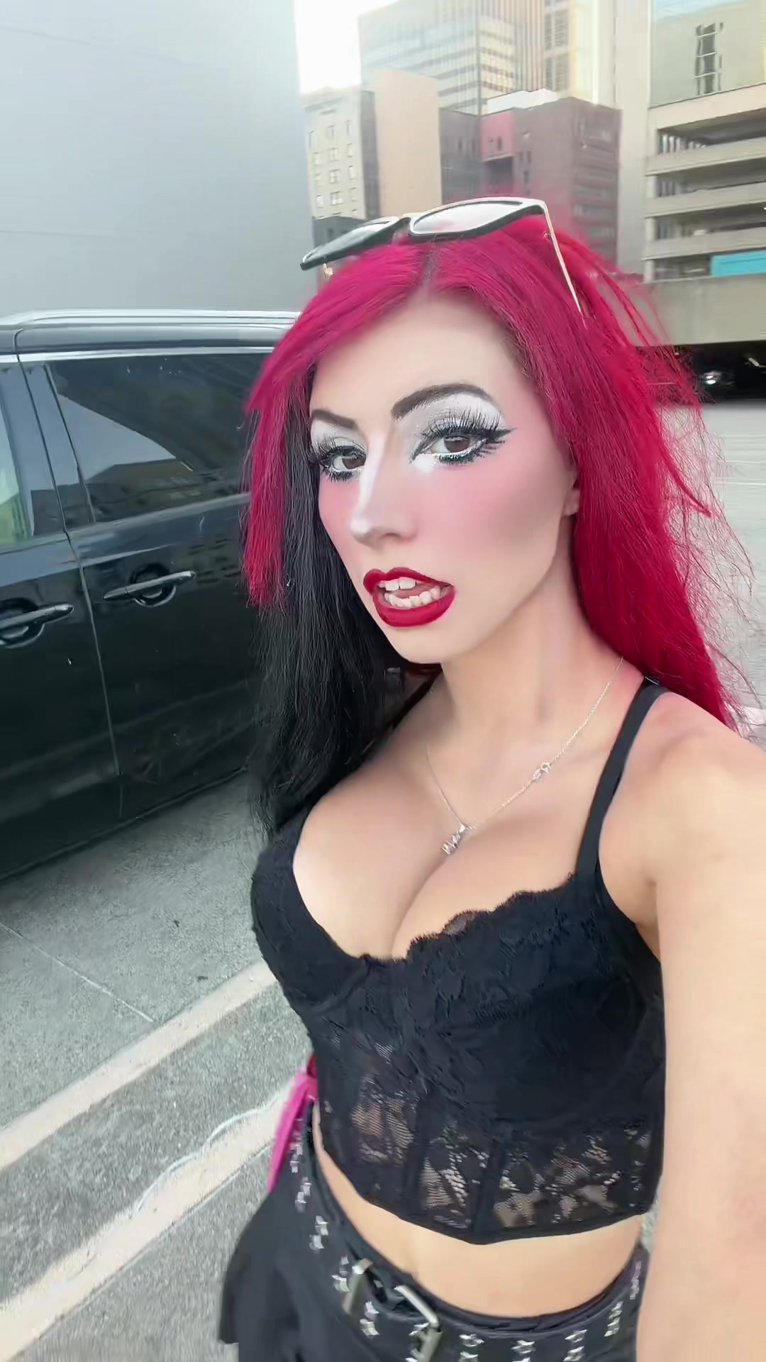 @Kenzie Asylum 🖤
