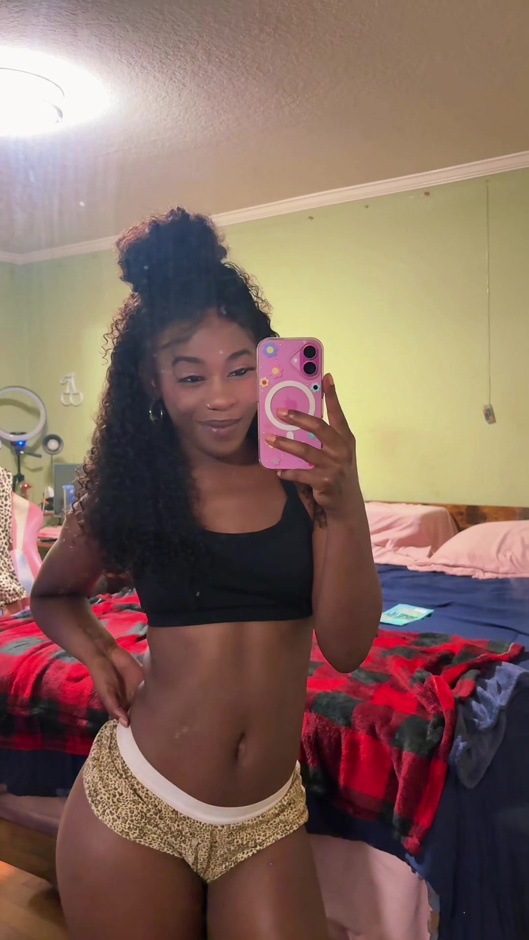 @allicattt