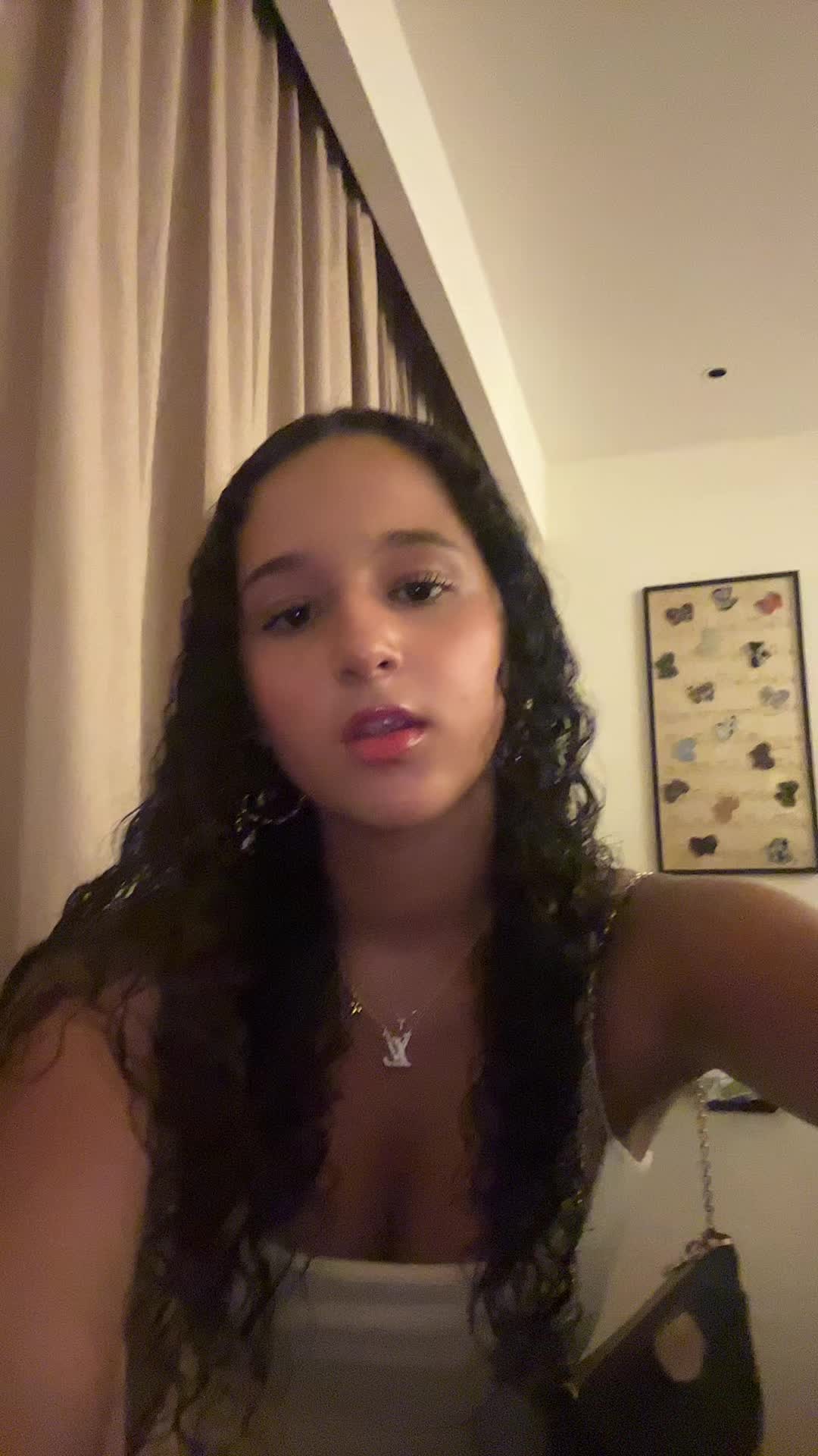 @victoria