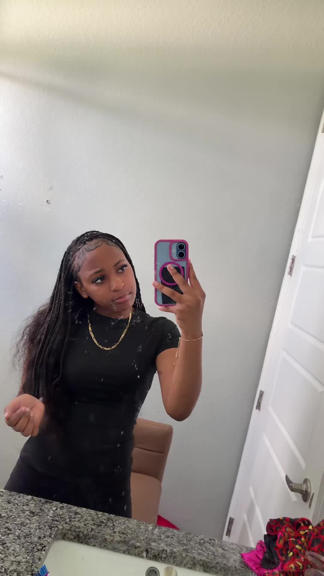 @￴