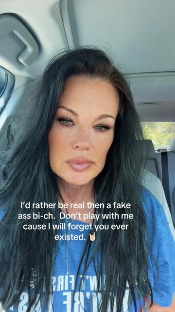@Julie_AnnXO