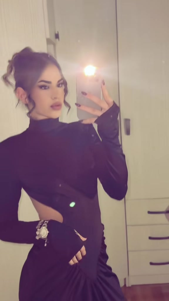 @👸🏽