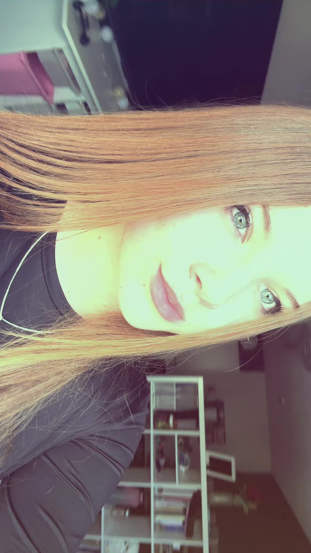 @♫︎✰𝑯𝒐𝒍𝒍𝒚✰♫︎