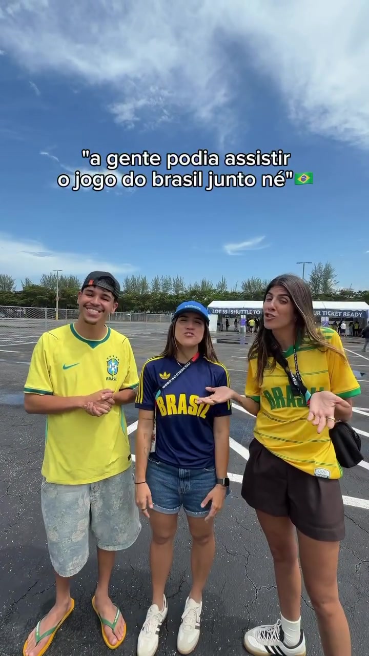 @Carolixas