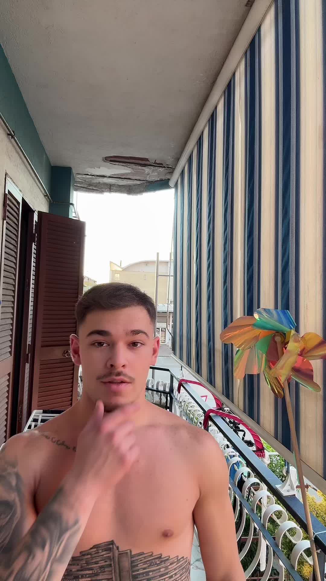 @DANILO 🥶,Ti segue