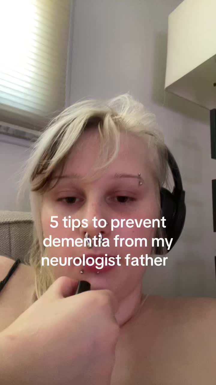 @(stella) not underboob