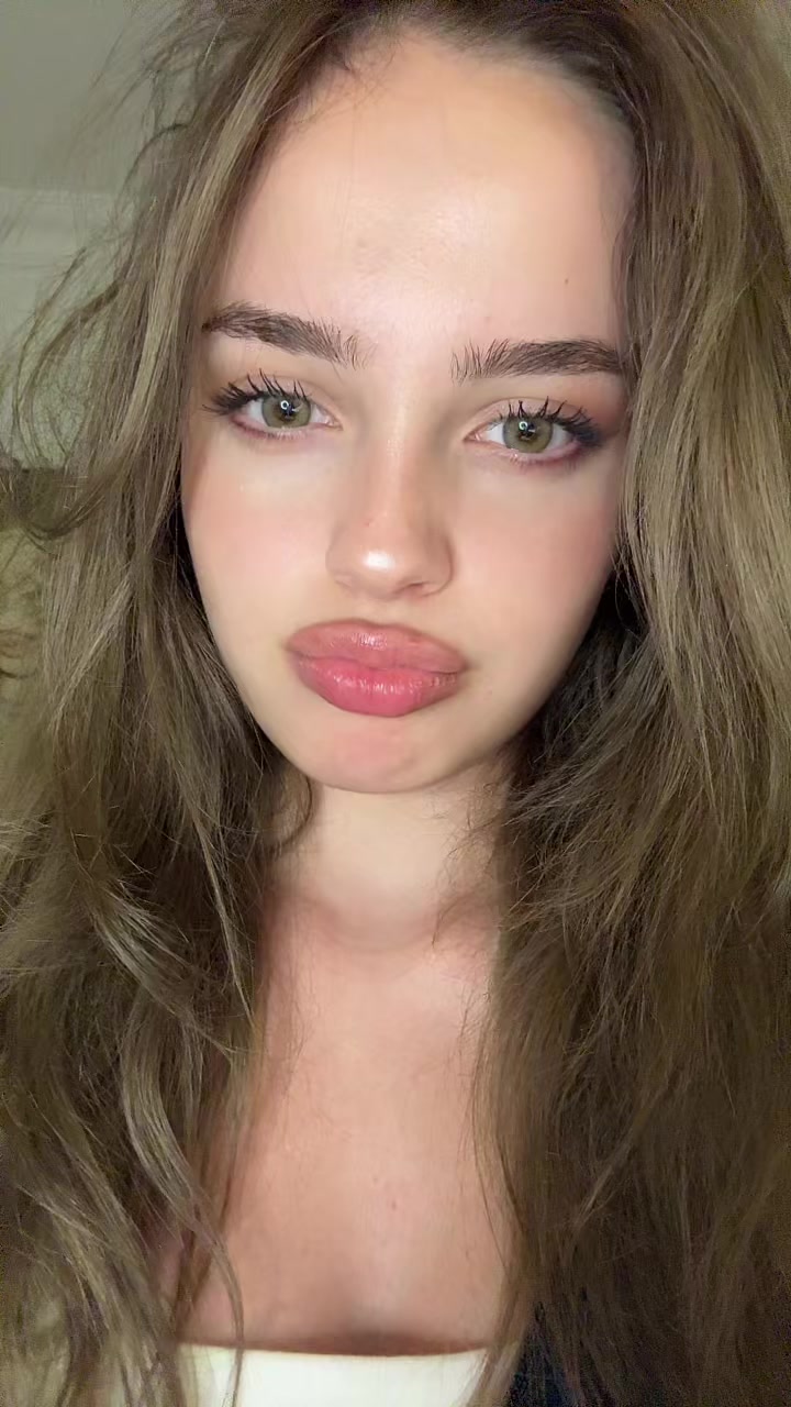 @Elaa