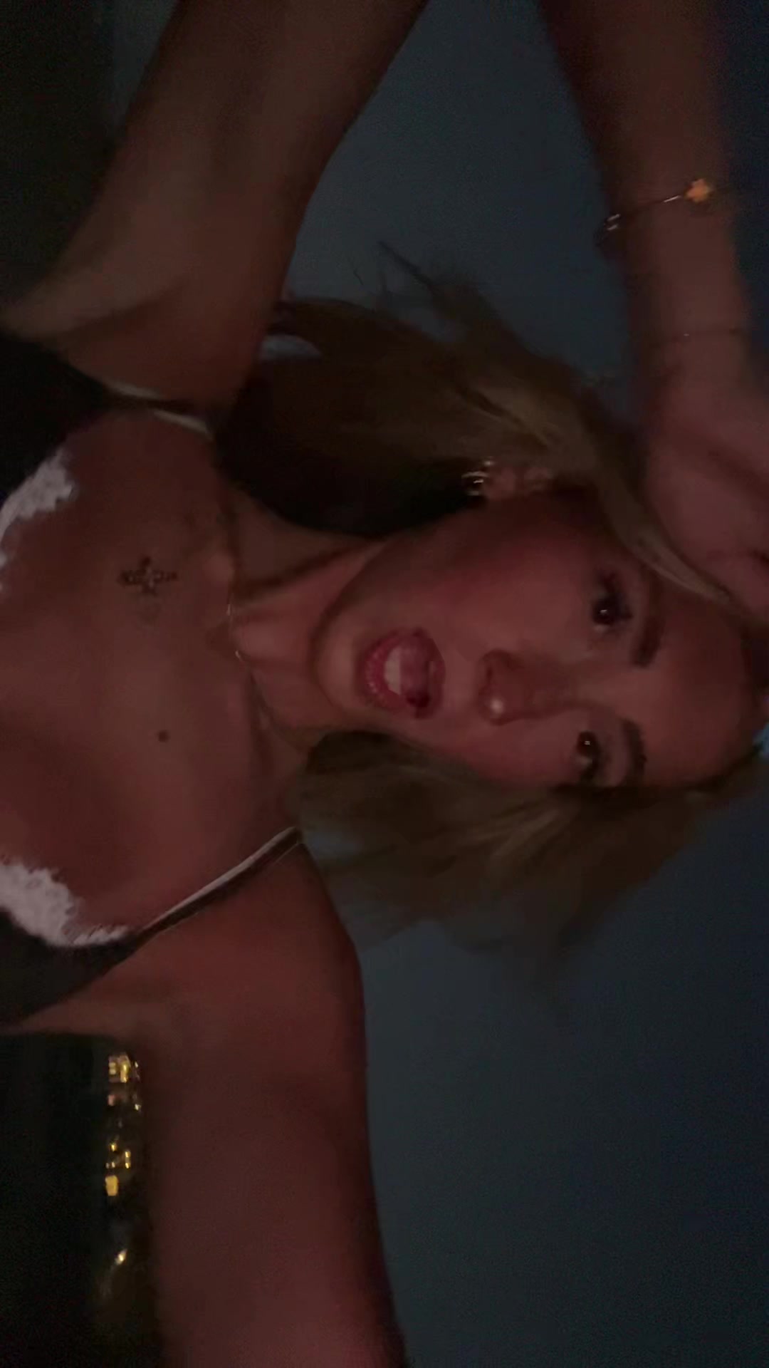 @Ella