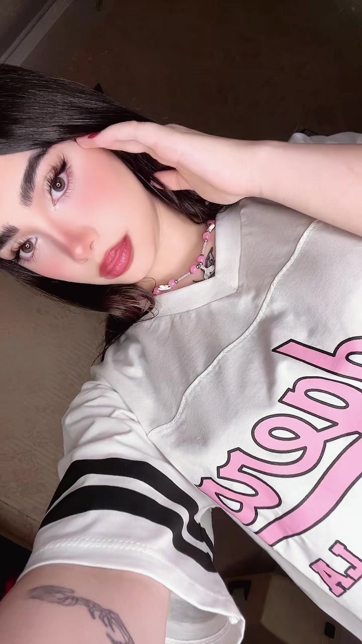 @🦋