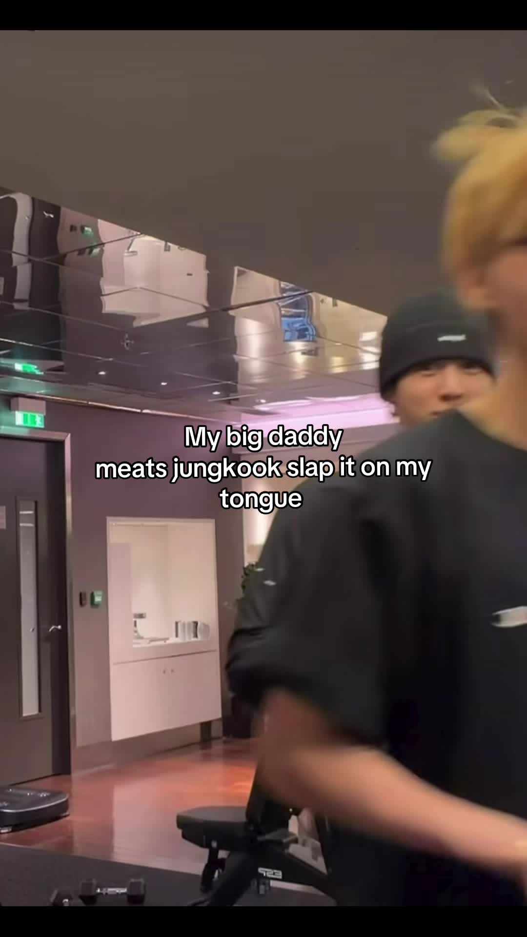 @Goodlookin4jungkookin⁷⊙⊝⊜