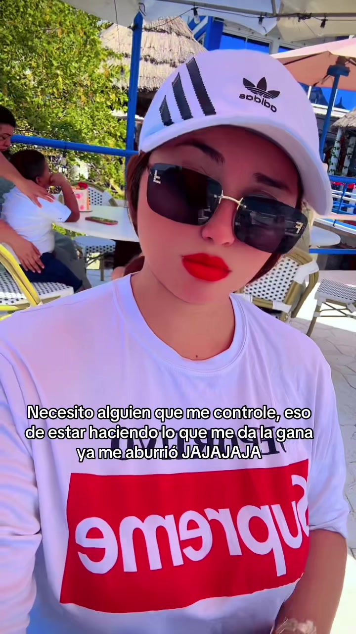 @C A R O L 🌻🍒